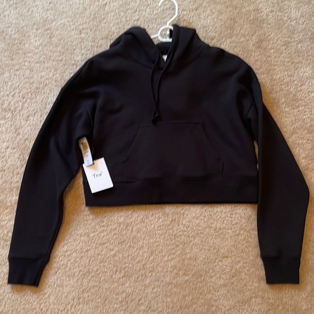 Aritzia TNA cropped hoodie XS